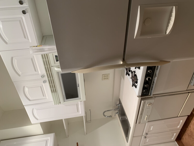 Kitchen - has dishwasher/oven/microwave/family-size large fridge-freezer